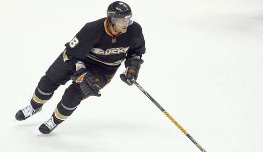 Wird Anaheim lange fehlen: Teemu Selänne hat sich mit seinem eigenen Schlittschuh schwer verletzt