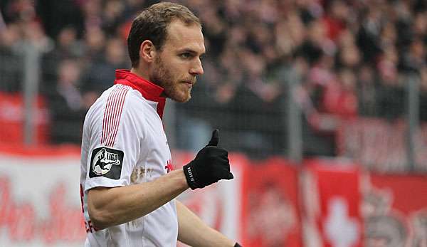 Da geht der Daumen rauf: Timo Furuholm bleibt in Halle