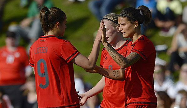 Dfb Frauen Gewinnen In Der Schweiz Spox