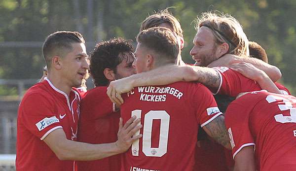 Dank eines nicht gegebenen Gegentreffers in der Nachspielzeit, hält Würzburg alle Trümpfe in der Hand 