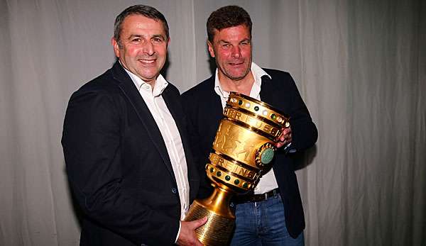 Das ist das Ding! Manager Allofs und Trainer Hecking holten ihren ersten gemeinsamen Titel 