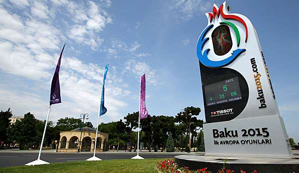 Die Flamenfontäne ist das Symbol der ersten European Games in Baku 