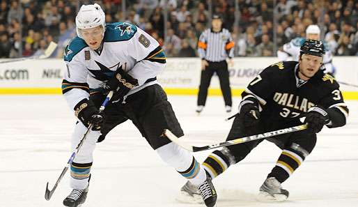 Joe Pavelskis (l.) San Jose Sharks sind mit 60 Punkten weiterhin das erfolgreichste Team der NHL