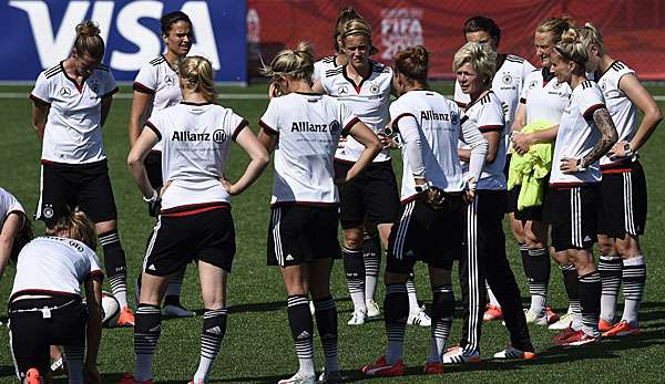 Deuschlands Fußball-Damen wollen sich auf dem Weg zum Titel von Frankreich nicht stoppen lassen