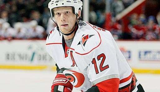 Eric Staal erzielte die wichtige Führung für die Hurricanes beim Sieg gegen die Blues