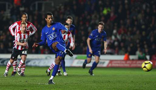 Nani erzielte das 2:0 für Manchester United per Elfmeter