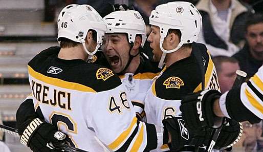 Die Boston Bruins jubeln über den Sieg über die Ottawa Senators