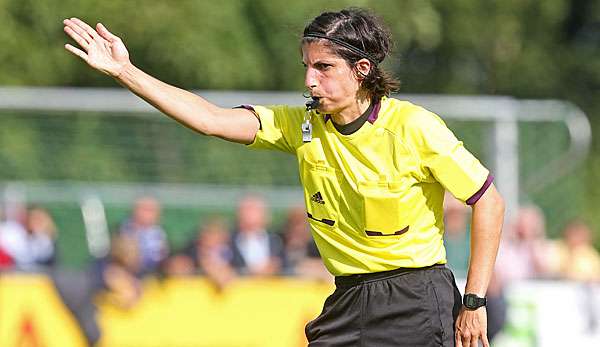 Riem Hussein ist schon die zweite Frau im Profi-Männer-Fußball