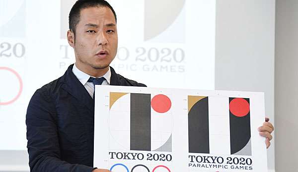 Kenjiro Sano präsentiert sein von ihm entworfenes Logo für die olympischen Spiele 2020