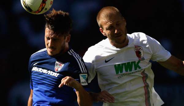 Der FC Ingolstadt siegte beim FC Augsburg durch ein Tor von Mathew Leckie (l.)