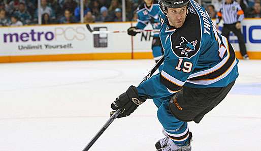 Joe Thornton wurde dank seiner 3 Scorerpunkte gegen Tampa Bay zum Star des Spiels gewählt