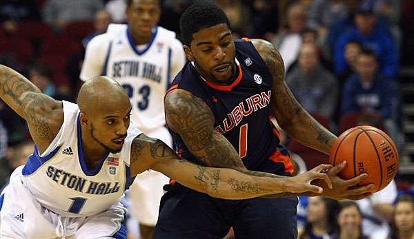 Jordan Theodore (l.) wechselt nach Frankfurt