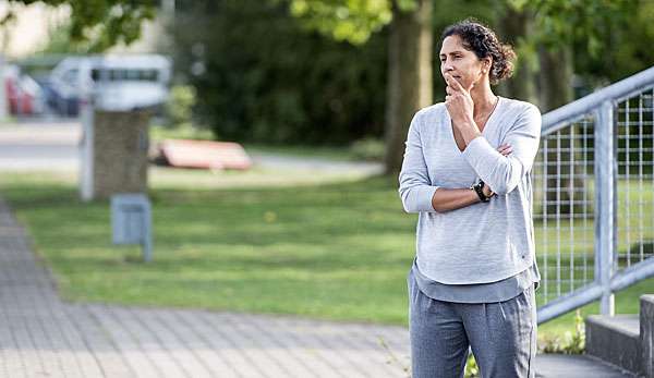 Steffi Jones übernimmt als Co-Trainerin - ab nächstes Jahr sitzt sie dann als Chefin auf der Bank