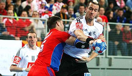 Das Auftaktmatch für Deutschland hat es in sich: Pascal Hens und Timur Dibrov schenken sich nichts