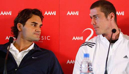 Roger Federer (l.) und Marat Safin treffen in Melbourne aufeinander