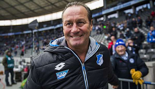 Trotz der aktuellen Misere verliert Huub Stevens seinen Optimismus nicht