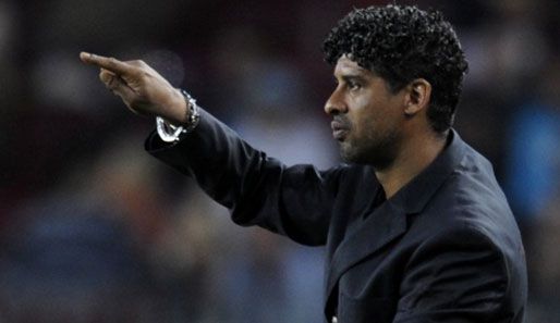 Rijkaard Trainer Kandidat In Eindhoven Spox