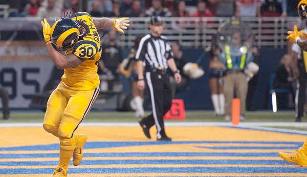 Mein Herz tanzt! Todd Gurley feiert seinen Touchdown im zweiten Viertel