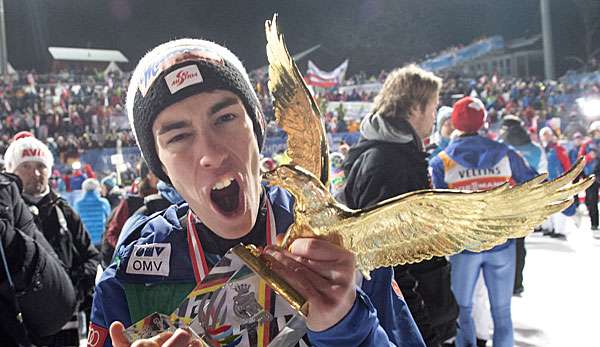 Dieser goldene Adler ist das Objekt der Begierde. Letztes Jahr holte sich Stefan Kraft das Ding 