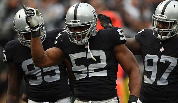 Khalil Mack (M.) wurde als erster Spieler überhaupt auf zwei Positionen ins All-Pro Team gewählt