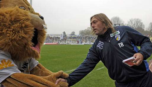 Hand drauf: Rene van Eck hat seinen Vertrag bei Carl Zeiss Jena bis 2011 verlängert