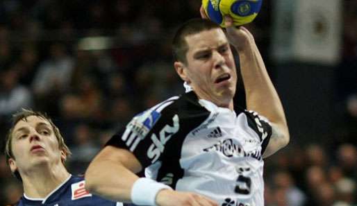 Der THW Kiel um Kim Andersson (r.) besiegten Balingen-Weilstetten klar