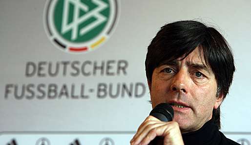 Jogi Löw muss am Mittwoch Arne Friedrich ersetzen, der verletzungsbedingt absagen musste