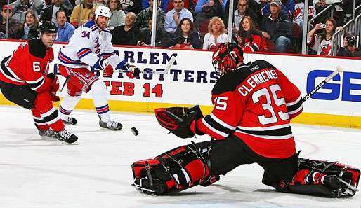 Scott Clermensen bei einem seiner 27 Saves für die New Jersey Devils