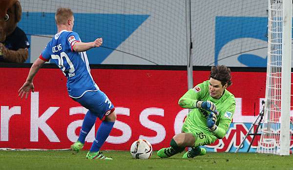 Philipp Ochs gegen Marwin Hitz 