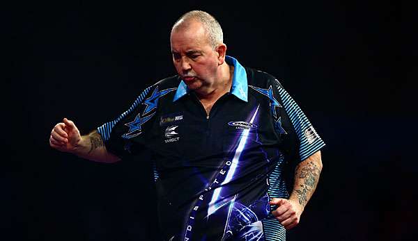 Phil Taylor setzte sich überraschend deutlich gegen Adrian Lewis durch