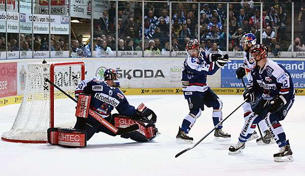 Die Iserlohn Roosters erwarten die Nürnberg Ice Tigers zu Spiel 1