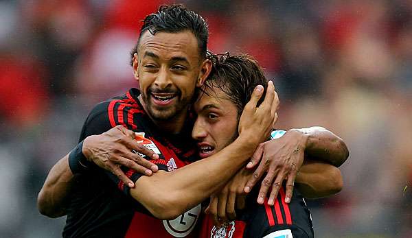 Sehen sich womöglich bald auf der Insel wieder: Karim Bellarabi und Hakan Calhanoglu