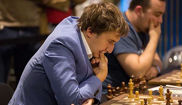 Sergey Karjakin bleibt beim Kandidatenturnier weiter in Führung