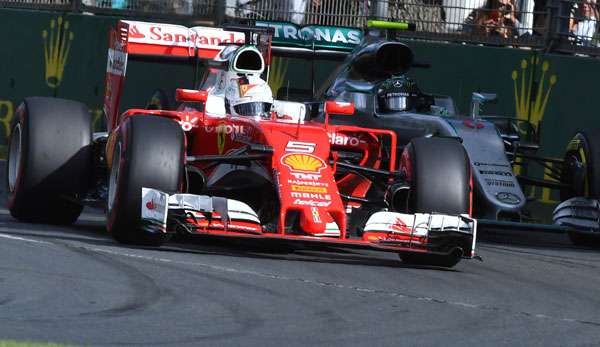 Sebastian Vettel stellte Mercedes und Nico Rosberg mit Ferrari in Melbourne anfangs in den Schatten