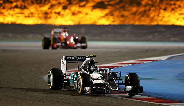 Rosberg wird hier von Vettel verfolgt