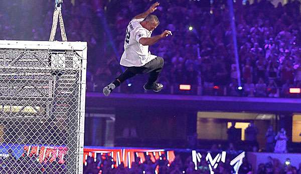McMahon begeisterte bei Wrestlemania gegen den Undertaker mit einem unfassbaren Sprung 
