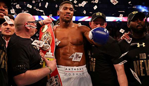 Anthony Joshua (M.) krönte sich zum IBF-Champion