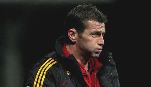 Galatasarays Trainer Michael Skibbe muss die deftige Pleite gegen Kocaelispor erstmal verdauen