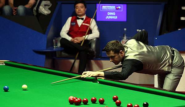Mark Selby entschied den ersten Tag mit 10:7 für sich
