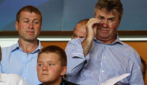 Roman Abramowitsch (l.) plant weiter mit Guus Hiddink als Chelsea-Trainer