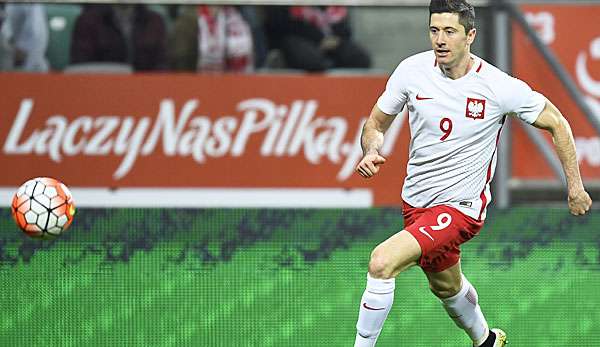 Robert Lewandowski führt sein Team als Kapitän durch die EM