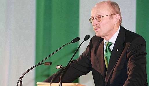Als UN-Sonderberater kämpft Willi Lemke gegen Diskriminierung und Intoleranz im Fußball 