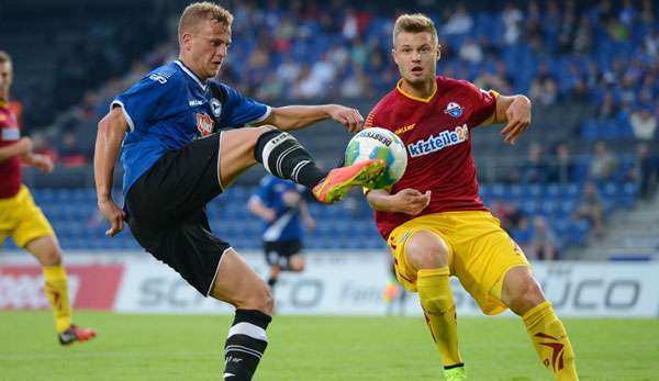 Florian Hartherz (rechts) kickt ab der nächsten Saison für die Arminia