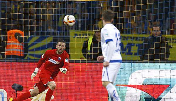 Trotz seiner Paraden konnte Daniel Heuer Fernandes den Abstieg des SC Paderborn nicht verhindern