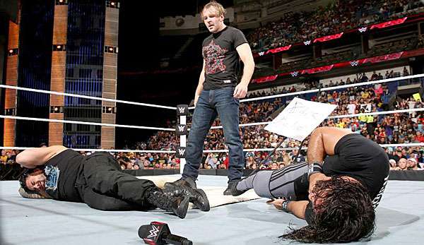 Bei Monday Night Raw flogen die Fäuste