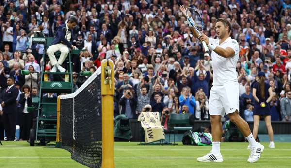 Marcus Willis bedankt sich beim Publikum für die sensationelle Unterstützung
