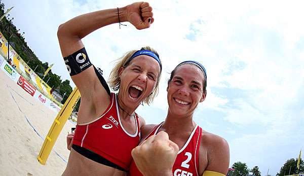  Laura Ludwig und Kira Walkenhorst bejubeln ihren Sieg