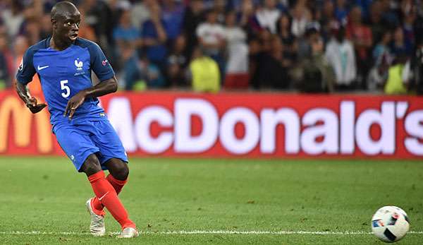 N'Golo Kante soll dem Mittelfeld der Blues mehr Stabilität verleihen 