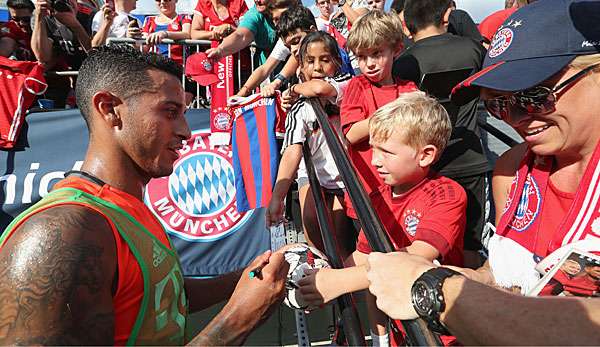 Thiago Alcantara erfüllt in den USA jeden Autogrammwunsch