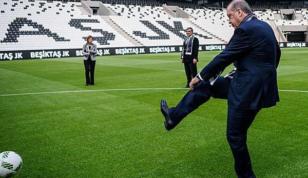 Erdogan bei der  Eröffnung des neuen Besiktas-Stadions
